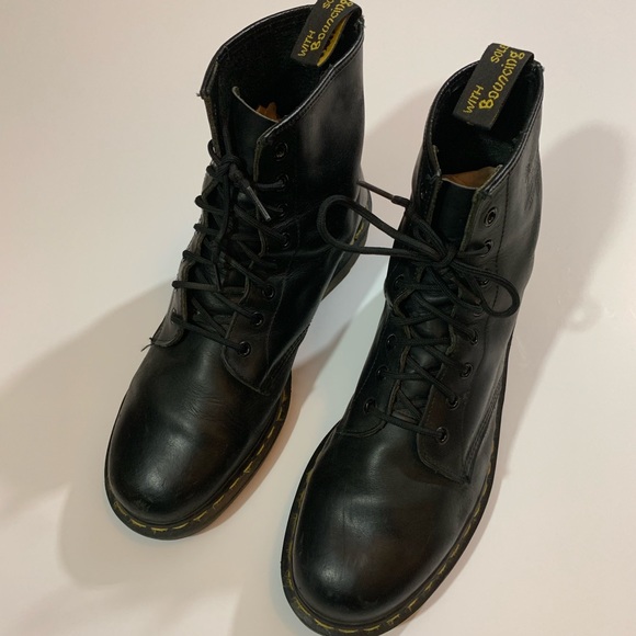Sold❤️Dr. Martens Men’s Boots Size 11 - Picture 2 of 6